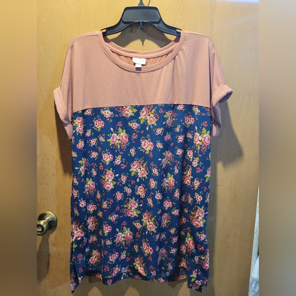 LulaRoe Leah Top